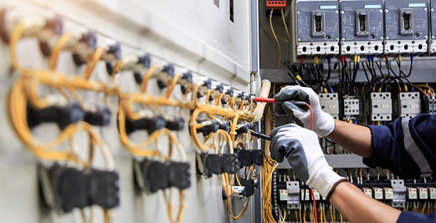 Professional Electrician technician working in Harlan, IN
